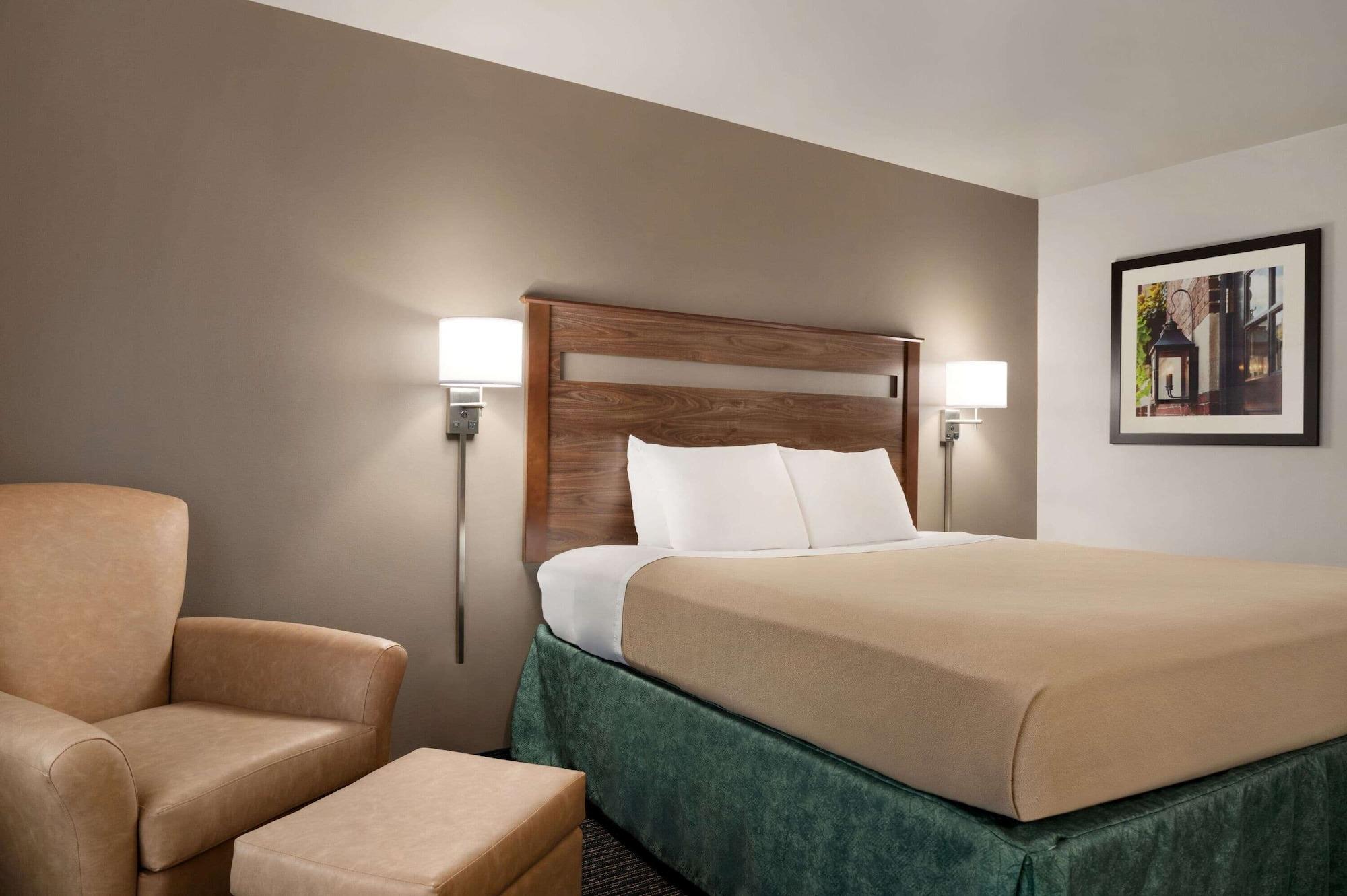Baymont By Wyndham Buffalo Exterior photo