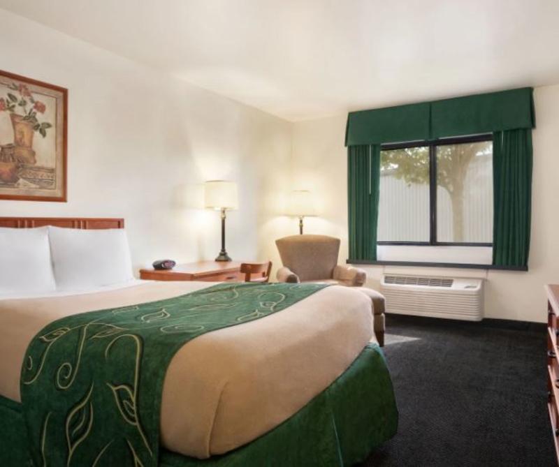 Baymont By Wyndham Buffalo Exterior photo